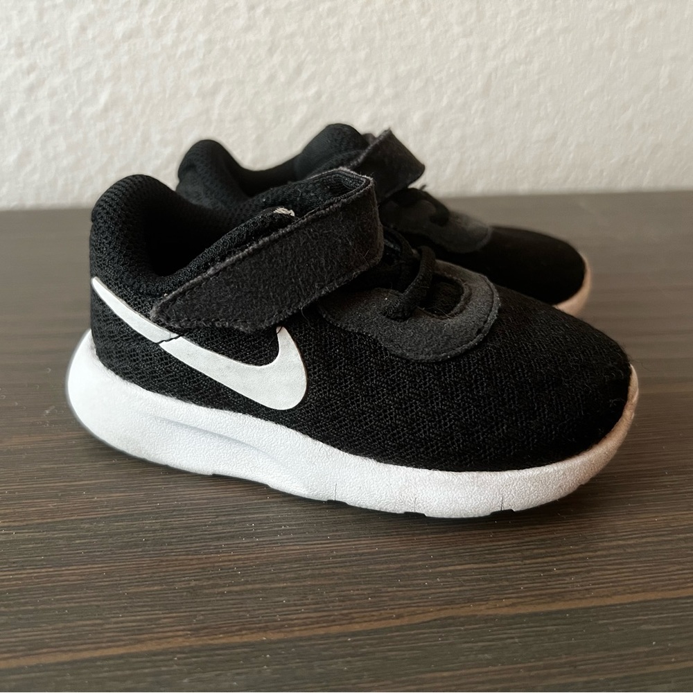Infant/toddler Nike shoes